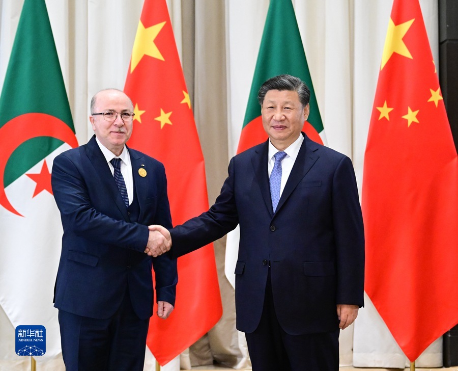習(xí)近平會(huì)見阿爾及利亞總理阿卜杜拉赫曼.jpg